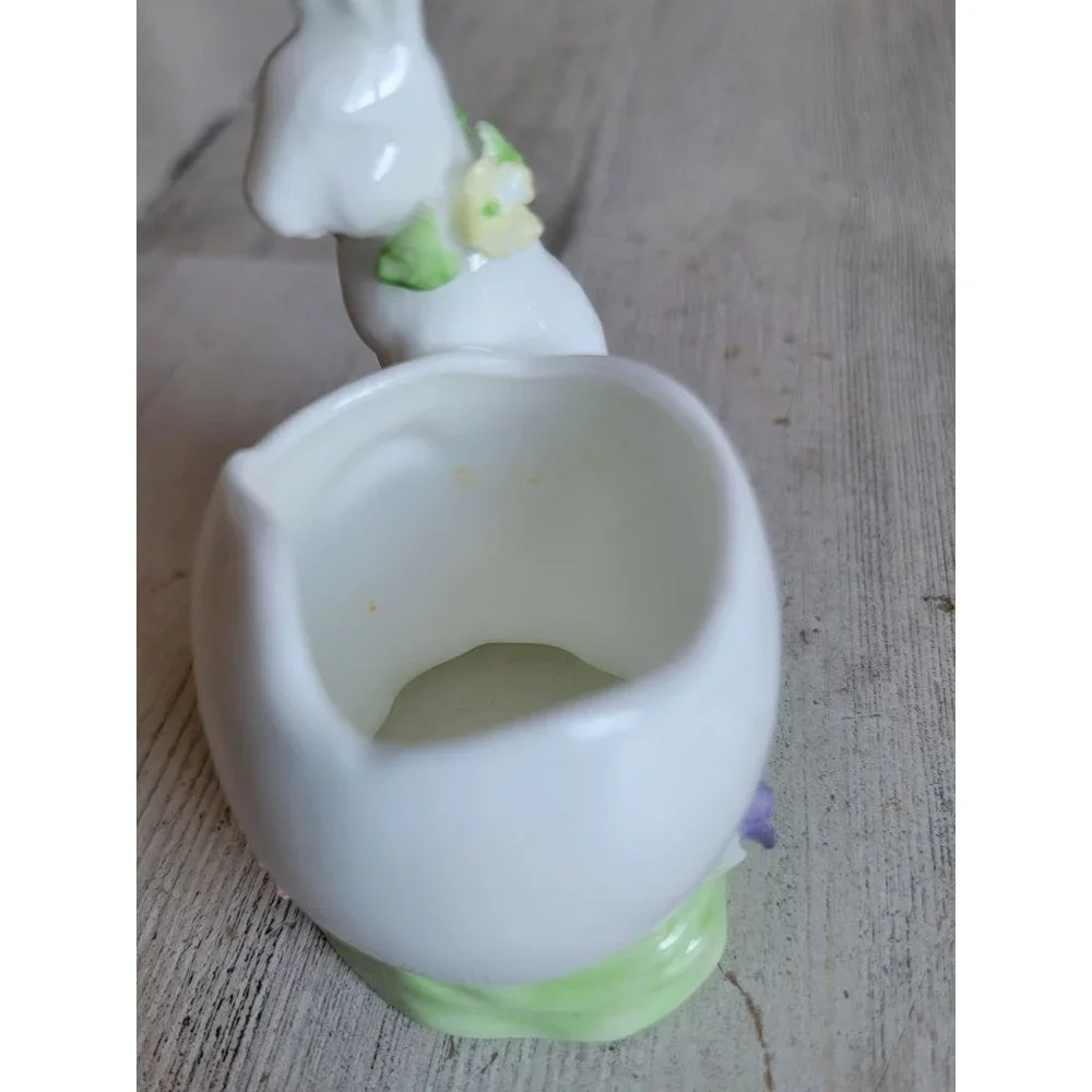Ceramic white bunny Easter egg holder figure home decor‎